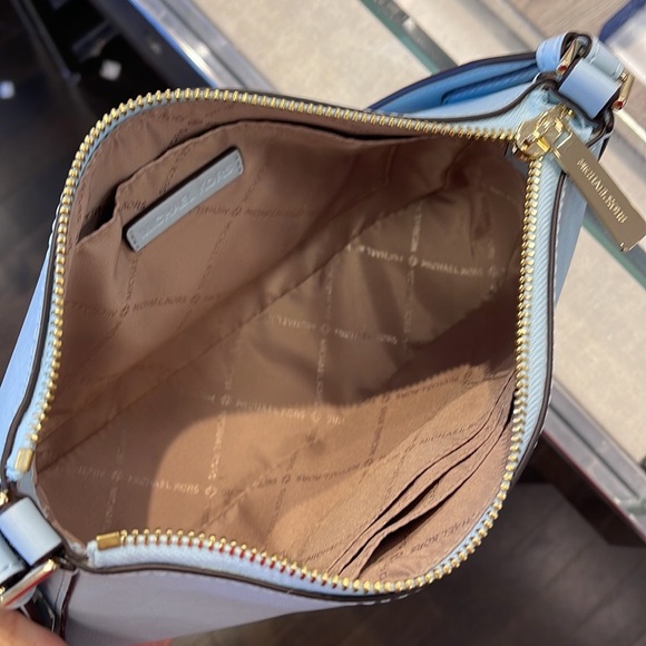 MICHAEL KORS JET SET TRAVEL SMALL SHOULDER CROSSBODY BAG WITH TECH ATTCH AIRPOD - Picture 5 of 16